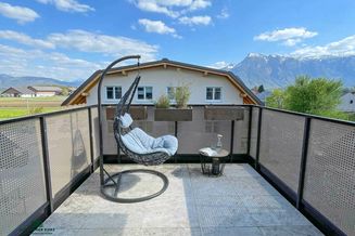 Neuwertige 2-Zimmer-Dachgeschoß-Wohnung mit Terrasse