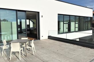 St. Florian: Stylisch-repräsentative Geschäftsräumlichkeiten:138m², vier Parkplätze + 44 m² Terrasse