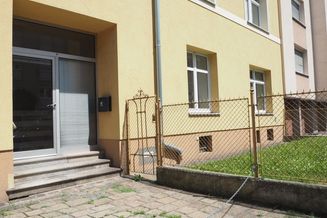 Praxis oder Büroräumlichkeiten in Linz, Pillweinstraße im EG inkl. Parkplatz vor dem Eingang und kleiner Garten!