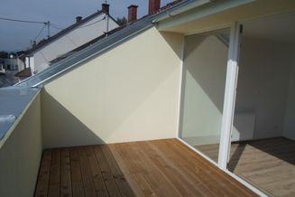 Wienerstraße: Sonnige Dachgeschoßwohnung mit hofseitigem, ruhigen Balkon, ca.73m2 WNFL, 2,5 Zimmer, 2.Stock