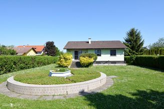 Gepflegtes Einfamilienhaus mit Garten und Garage nähe Donau