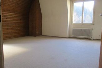 Renovierungsbedürftige 3-Zimmer-Wohnung in Thörl !