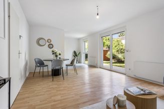 Perchtoldsdorf: Moderne Doppelhaushälfte mit Grünblick