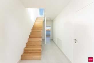 Modernes Dachgeschoss-Apartment mit 2 Zimmer und Dachterrasse