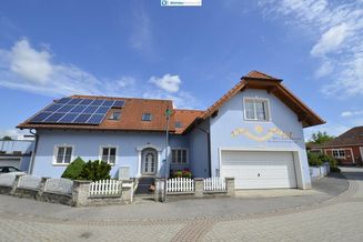 Sehr gepflegtes Zweifamilienhaus mit sehr kleinem Garten in der Gemeinde Grafenwörth 5 min. zum Anschluss S5 Richtung Wien und Krems