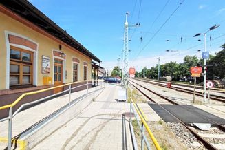 "BAHN"BRECHENDE AUSSICHTEN – Location am Bahnhof sucht Wirten! BETRIEBSANLAGENGENEHMIGUNG VORHANDEN!