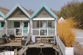 kleines Seehaus mit eigenem Bootsliegeplatz direkt am Wasser in Neusiedl am See zu mieten