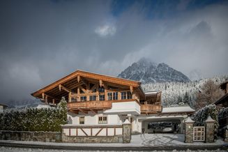 Traditionelles Chalet in sonniger Lage