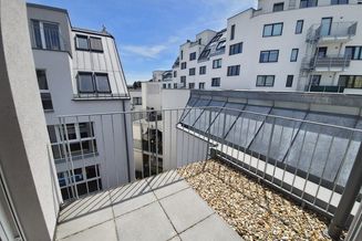 PROVISIONSFREIER Erstbezug in der Koloniestraße - Helle 2-Zimmer Dachgeschosswohnung mit Terrasse