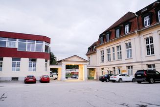 Steyr, Palais Werndl, Schönauerstraße 7 und 9, Parkplatz