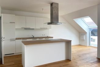 Dachgeschosswohnung inkl. Einbauküche und Loggia - Top B12