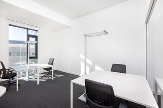All-inclusive-Zugang zu professionellen Büroräumen für 3 Personen in Regus Messecarree 