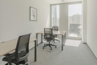 Privater Büroraum für 3 Personen in Regus Icon Tower