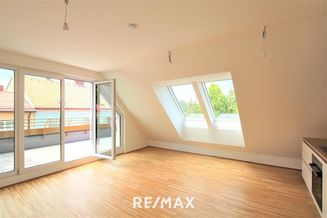 Luxus in Strebersdorf: 2 Zimmer im Dachgeschoß mit Terrasse und Klimaanlage; Fitnessraum im Haus. Wie Erstbezug!