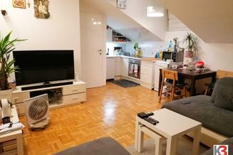 Salzburg Stadt!! - Schöne, gepflegte 2-Zimmer-Dachgeschoßwohnung zu kaufen!!