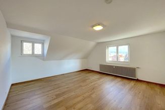 Innsbruck: Charmante Dachgeschoss-Wohnung mit Dachboden in Stadtvilla zu verkaufen!