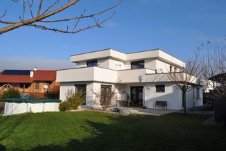 Niedrigenergiehaus - Moderne Architektur in zentraler, heller und ruhiger Siedlungslage