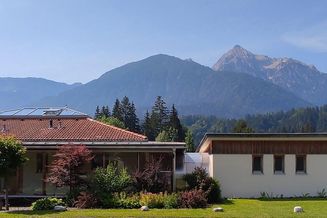 Zeitloses Traumhaus mit wunderbarem Garten auf der Sonnenseite der Alpen