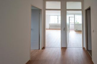 Provisionsfrei - Komplett sanierte 2-Zimmer Wohnung mit Loggia nähe Kapuzinerberg