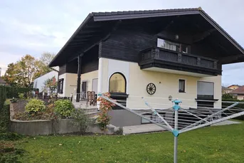 Charmantes Haus mit großem Garten in St. Georgen bei Salzburg – Ihr neues Zuhause!