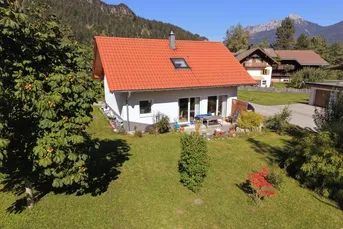 Charmantes Einfamilienhaus mit schönem Grundstück