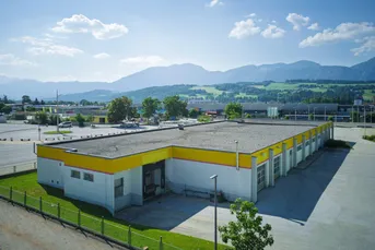 Vielseitige Gewerbeimmobilie mit Parkplätzen für Ihre Geschäftsidee in Wörgl