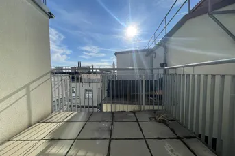 NÄHE MEISELMARKT: lichtdurchflutete DG-Maisonettewohnung mit 4 Terrassen