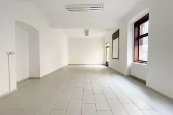 Perfektes Grätzl-Lokal in Ottakring – 45 m² mit Auslage &amp; Straßenzugang!