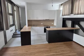 Traumhaftes LOFT 54 m² mit hofseitiger TERRASSE 50 m²