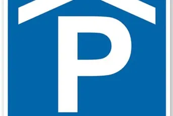 Parkplatz nahe Autobahnauffahrt Mitte - unweit vom Stadtkern entfernt