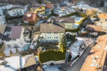 Doppelhaus in markanter Aussichtslage