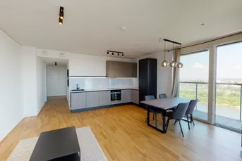 orea | Marina Tower · Stilvoll möblierte 3-Zimmer-Wohnung mit Weitblick und Loggia