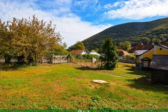 SONNIGES GRUNDSTÜCK am SÜDHANG