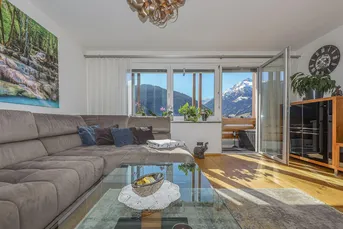 Großzügige Loggia am Burkerring für Familien mit atemberaubenden Bergblick