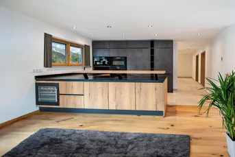 Luxuriöse Familiensuite auf zwei Etagen mit Wellnessbereich und Garten in St. Ulrich