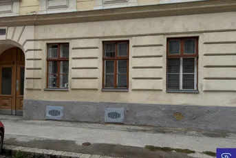 Sanierungsbedürftige 39m² Wohnung im Erdgeschoß - 1120 Wien