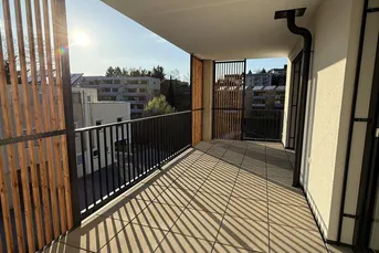 Exklusive 4 Zimmer Wohnung mit großer Balkonfläche - in zentraler Lage.