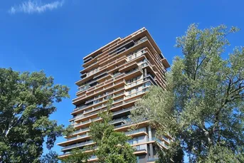 15. OG im Hochhaus Grünblick: 3-Zimmer Süd-Westausrichtung | XL-Parkplatz | privater XL-Balkon