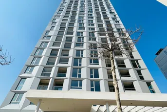 PROVISIONSFREI! ERSTBEZUG! 5. STOCK! HELLE 2 ZIMMER MIT 5m² BALKON! EINBAUKÜCHE.