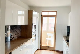 Großzügige 4 Zi.-Wohnung sucht neuen Besitzer (auch 4er WG möglich)