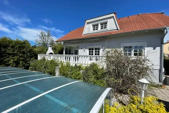 Schönes Einfamilienhaus im Landhausstil mit Garten &amp; Pool