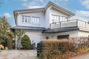 Schmuckstück! Traumhaus in Grub – Wohnen im Grünen - oder Anlegeobjekt mit 3 Wohneinheiten 