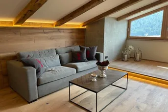 Kirchberg in Tirol: Neu renovierte Maisonette-Wohnung auf der Sonnseite