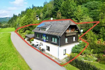 Charmantes Gasthaus mit zwei Wohnungen, großem Grundstück und Carport – ideal für Gastgeber, Familien oder als Ferienbetrieb