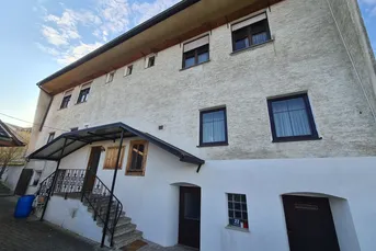 Bezugsfertiges Wohnhaus mit Potential und viel Stauraum
