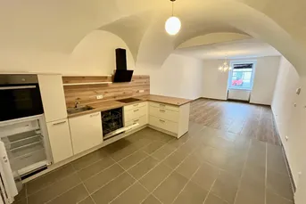 Geräumige 1-Zimmer-Altbauwohnung mit Gewölbedecke – Ihr neues Zuhause wartet!