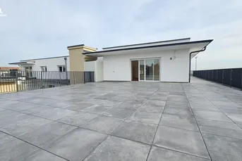 Penthouse: Sonnige 4-Zimmer-Wohnung in 8141 Unterpremstätten mit ca. 149 m² großer Terrasse und zwei Parkplätzen