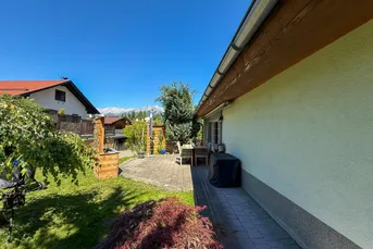 Wohnen in Seefeld – Bungalow mit Gartenidylle und Doppelgarage