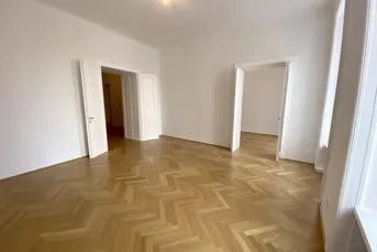 Generalsaniertes, repräsentatives Büro in bester Innenstadtlage!