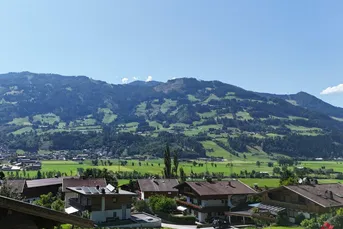 Ruhig gelegenes Grundstück mit Weitblick in Hart im Zillertal zu kaufen